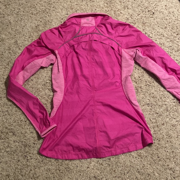 Lululemon pink wind breaker - Picture 2 of 9